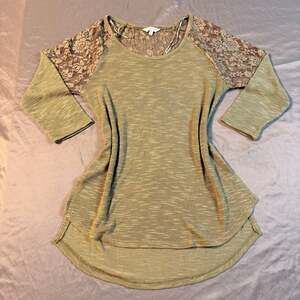 Candie's Womens 3/4 Sleeve Shirt Raglan Style Green Lace Rayon Blend Size Large